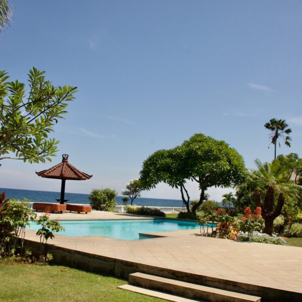 Pool terras entrance