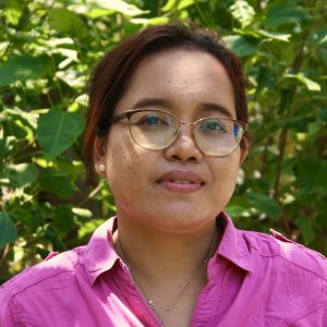 Hi I am Armeni.
 I am the officemanager and I will help you check in.